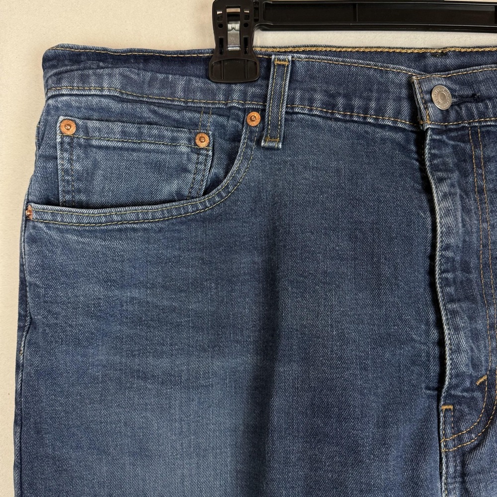 Levi's 502 Jeans Mens 42x32 Blue Medium Wash Regular Tapered Leg Stretch Denim - Picture 5 of 16